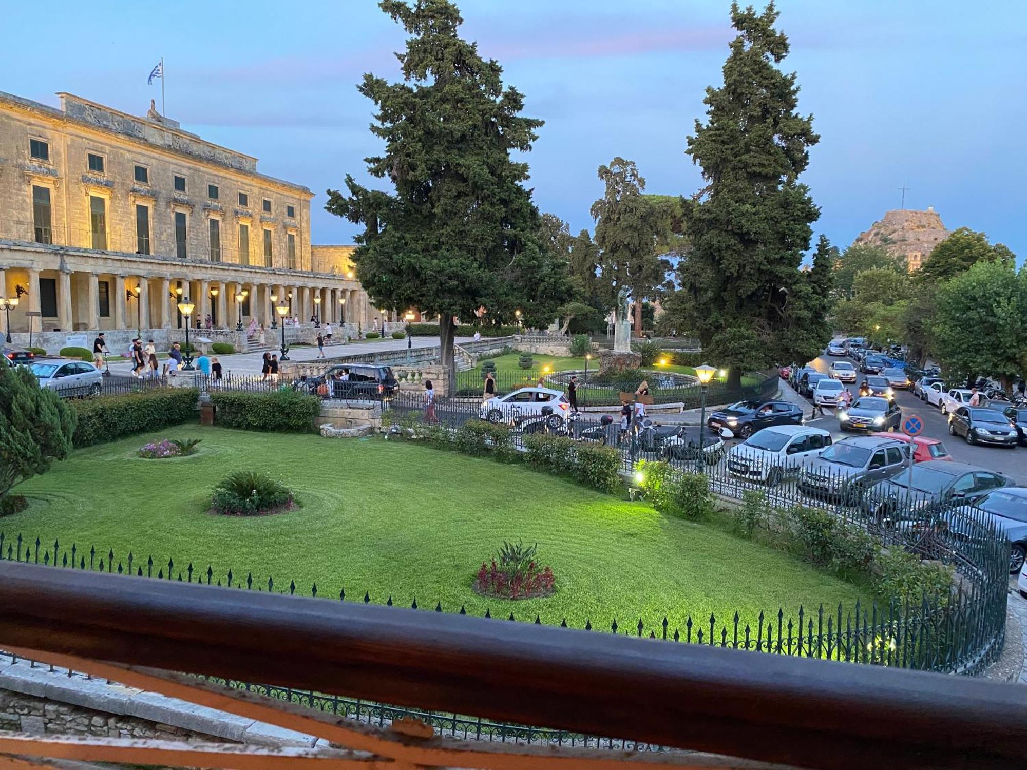 Palazzo Luxury Suite - View To Liston Square & Old Fortress Of Corfu Old Town Exterior photo